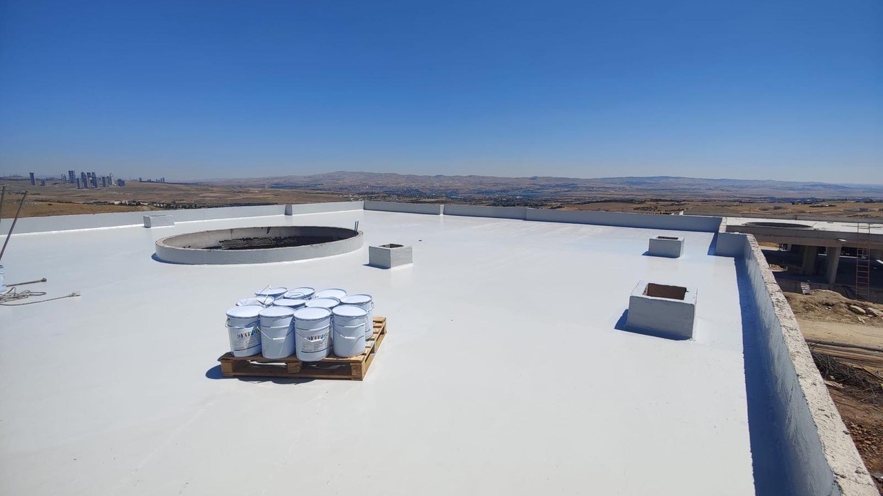 Roof Cover Protection Using PUR Membranes – Key Benefits